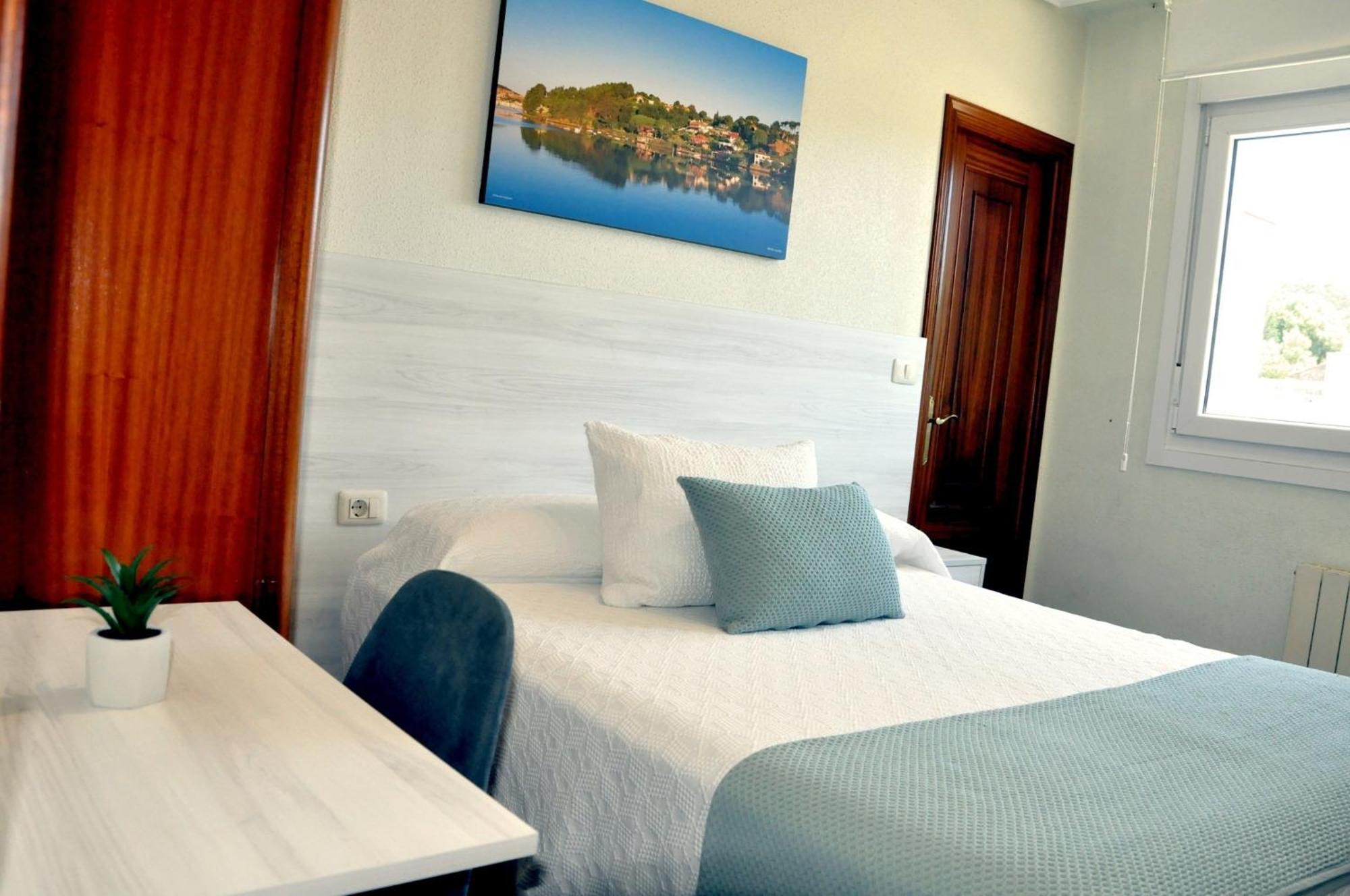Hostal Paz กอนโดมาร์ ภายนอก รูปภาพ