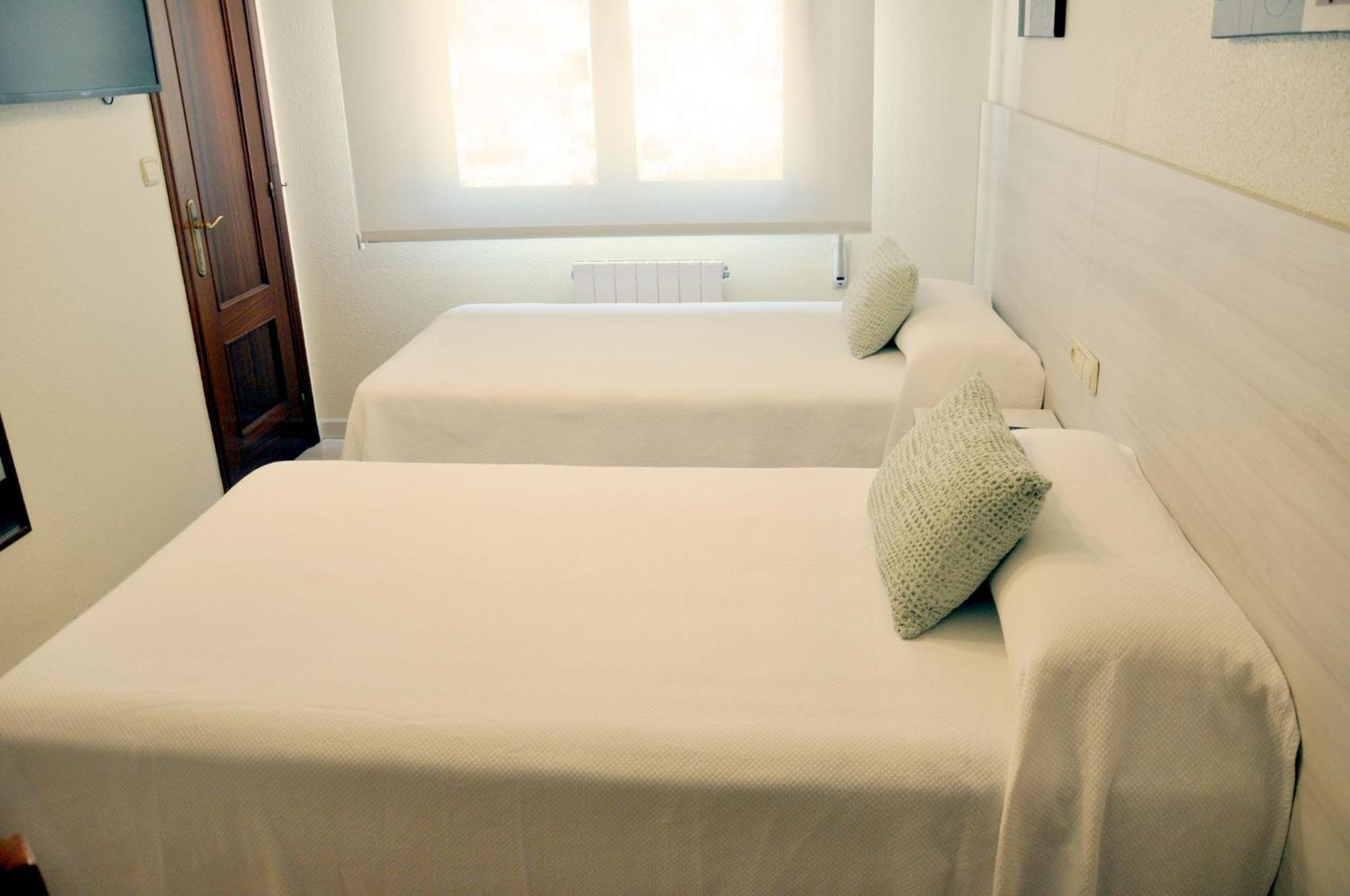 Hostal Paz กอนโดมาร์ ภายนอก รูปภาพ
