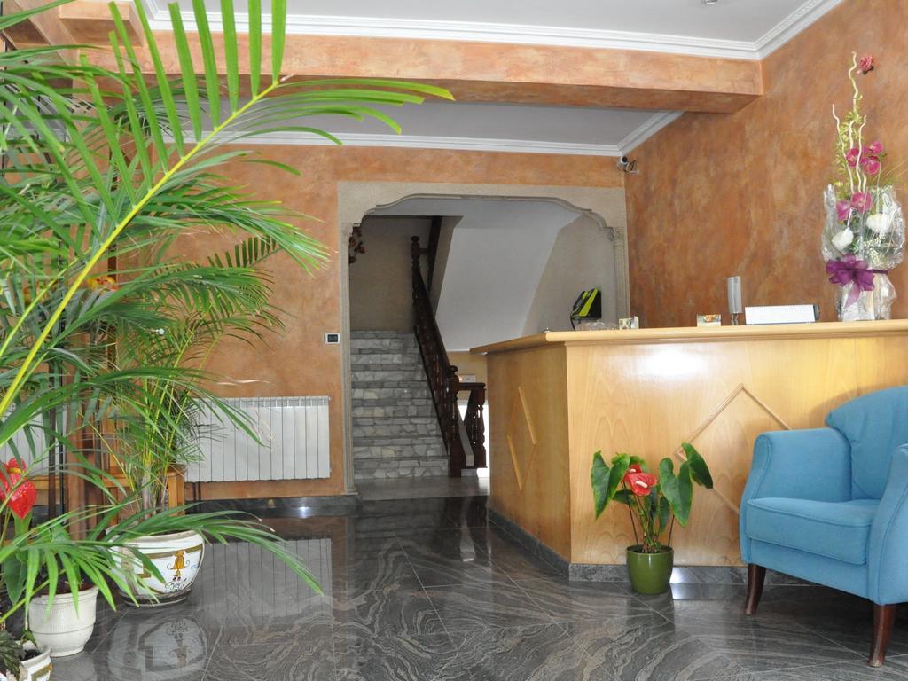 Hostal Paz กอนโดมาร์ ภายนอก รูปภาพ
