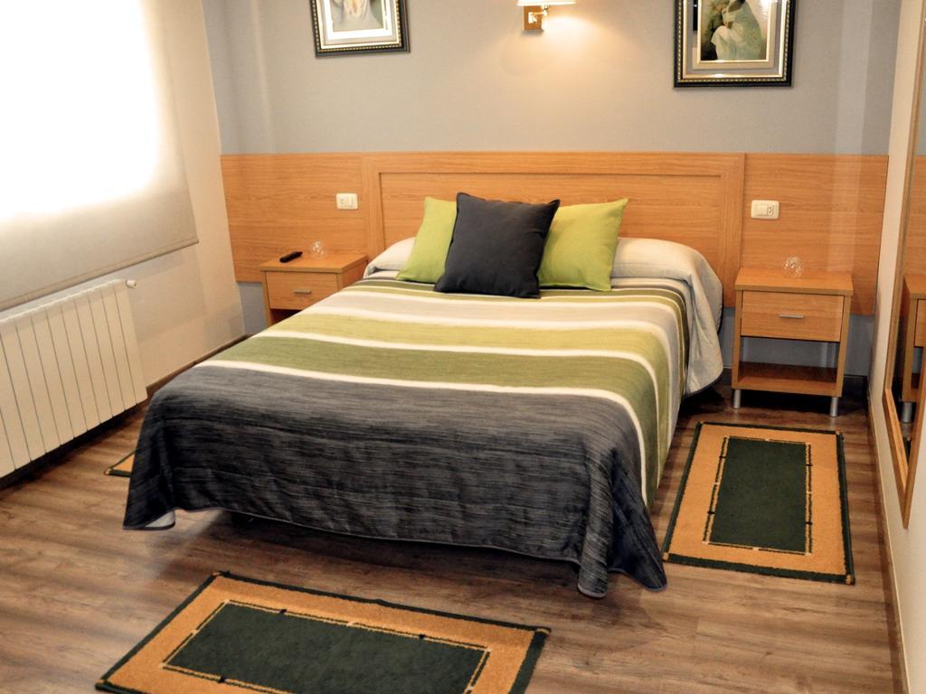 Hostal Paz กอนโดมาร์ ภายนอก รูปภาพ
